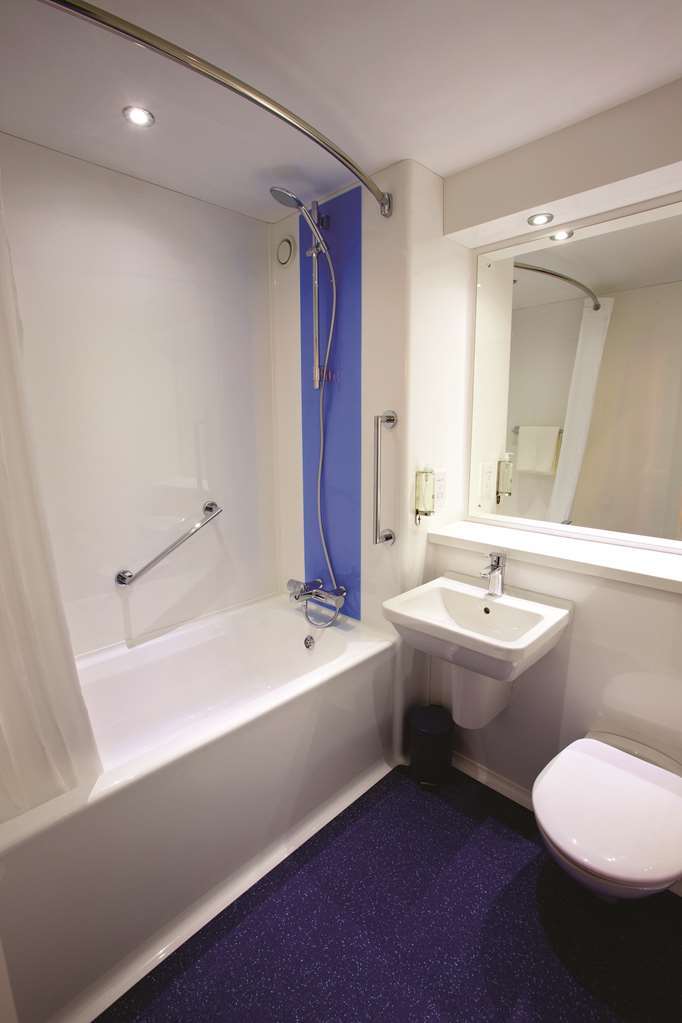 Travelodge Helensburgh Seafront Oda fotoğraf